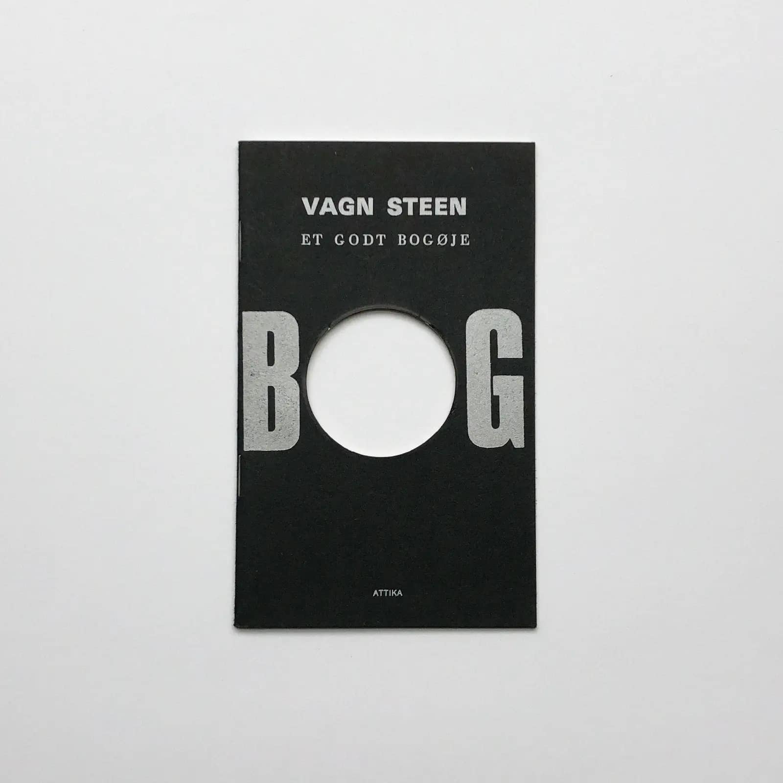 HOLE/Et godt bogøje by Vagn Steen